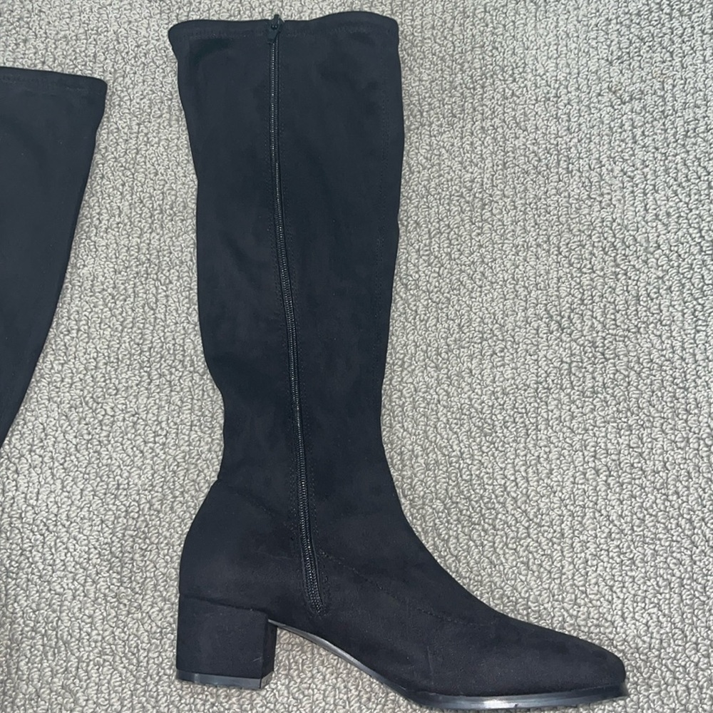 (Sold) NEW BLACK BOOTS - Picture 4 of 5